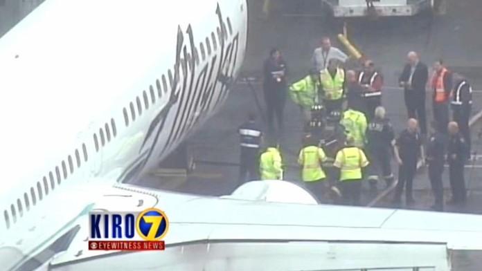 Lietadlo vzlietlo so spiacim zamestnancom uviaznutým v nákladnom priestore.