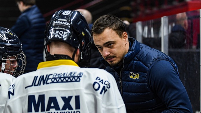 Za deň napálil 400 gólov, vytopil kúpeľňu a v mraze nosil šortky, vraví Slovák, ktorý trénoval Bedarda (rozhovor)