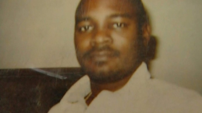 Tony Harris na snímke z rodinného archívu.