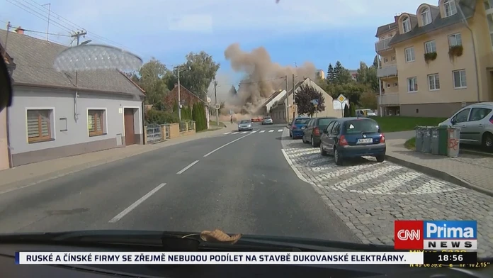 Takto zachytil moment včerajšej explózie náhodný vodič.