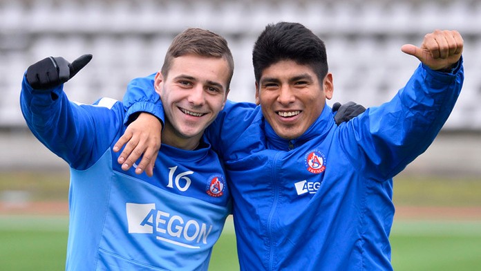 Aldo Baez na archívnej snímke z januára 2014, keď ešte hrával za Trenčín s Karolom Mondekom.