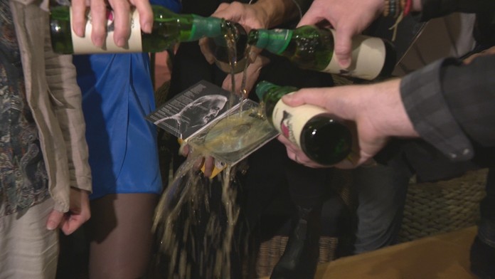 Aj po smrti sa vynárajú jeho ďalšie a ďalšie texty. Svetlo sveta uzreli nové "Lasicovky"