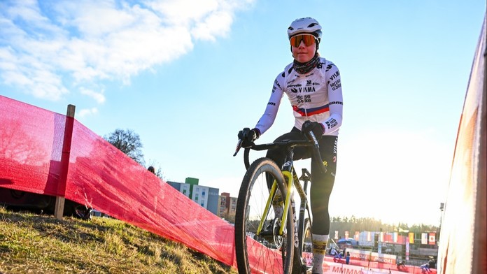 Viktória Chladoňová v zime jazdí cyklokros