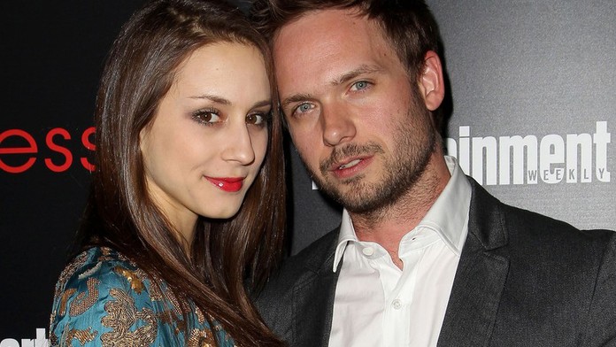 Kráska z Pretty Little Liars je už pani. Pozrite si video zo svadby