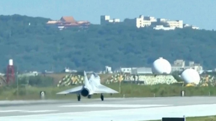 Čína začala v okolí Taiwanu rozsiahle vojenské cvičenia