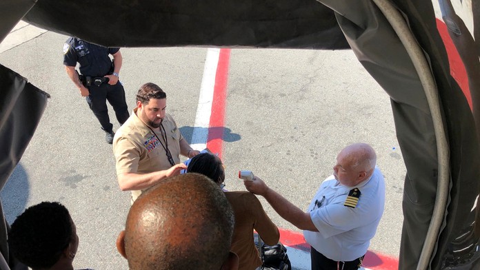 Lietadlo je v New Yorku po pristátí v karanténe