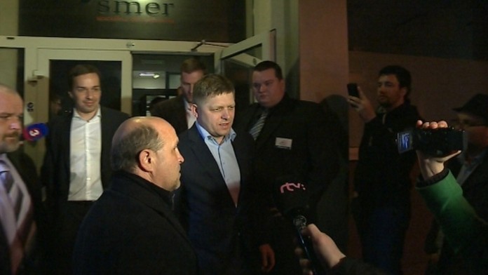 Fico odchádza o 02.00 h z centrály Smer-SD po prehratých voľbách