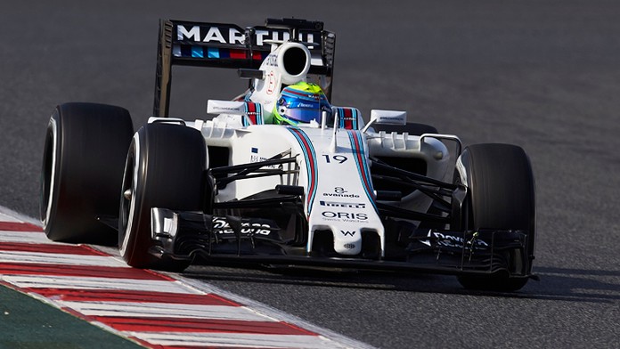 Brazílsky jazdec F1 zo stajne Williams Felipe Massa počas predsezónnej testovacej jazdy na okruhu Catalunya v Montmelo.