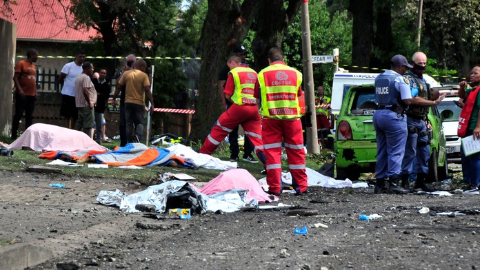 Tragický výbuch benzínovej cisterny v Juhoafrickej republike. O život prišlo osem ľudí