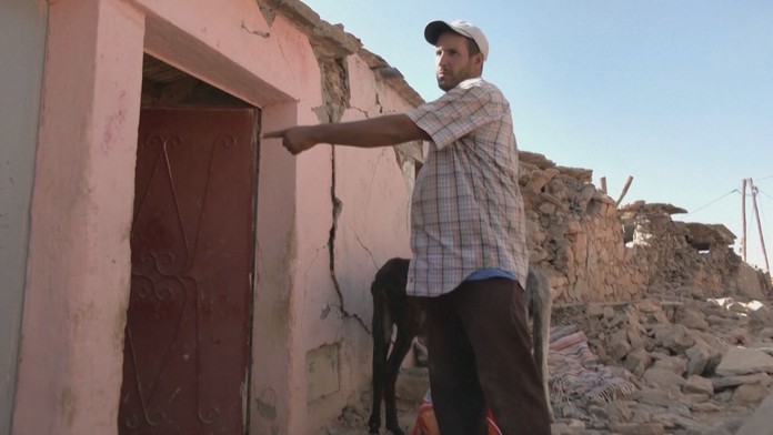 Počet obetí zemetrasenia v Maroku prekročil číslo 2900. Pacientov navštívil kráľ