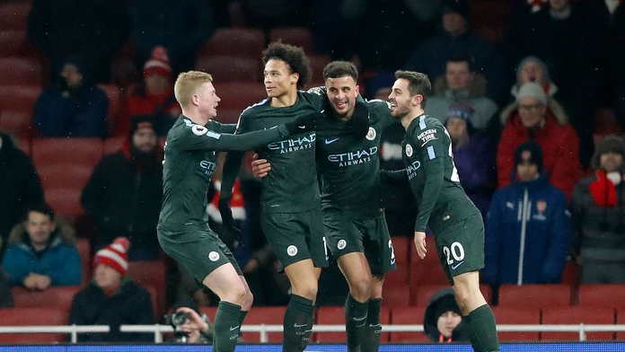 Radosť hráčov Man City po góle na pôde Arsenalu.