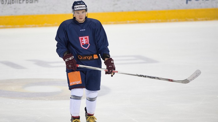 Hokejový útočník Martin Réway počas tréningu reprezentácie. 