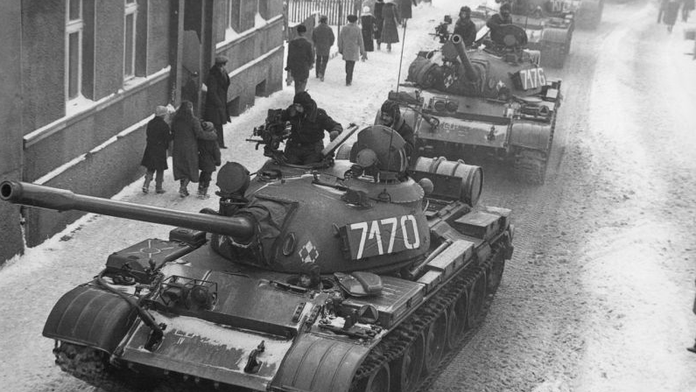 13. decembra 1981 vyhlásil Jaruzelski stanné právo a do poľských ulíc vyšli hliadkovacie tanky