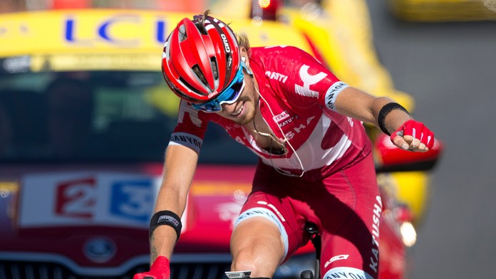 Ilnur Zakarin oslavuje víťazstvo v 17. etape TdF