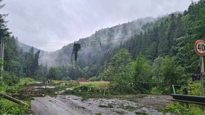 Kremnica - Neprejazdná cesta z Kremnice na Skalku