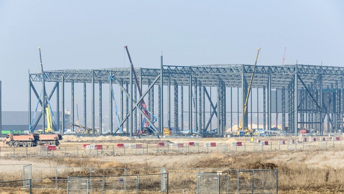 Výstavba závodu Jaguar Land Rover v obci Mlynárce.