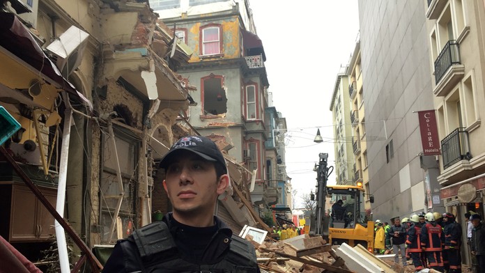 Turkey_Buildings_Collapsed219314323935.jpg