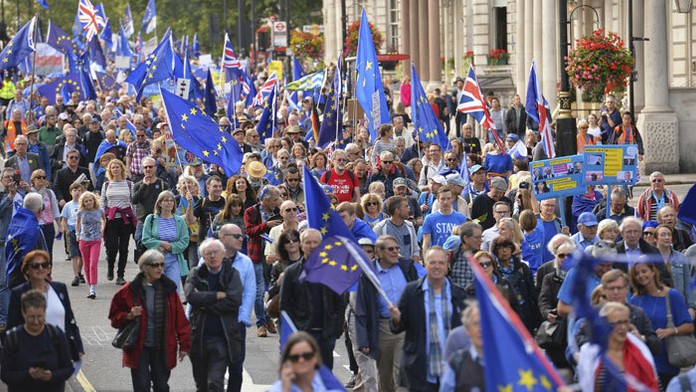 Demonštranti v Londýne