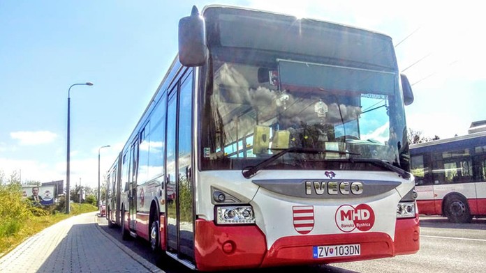 Na ilustračnej snímke autobus MHD v Banskej Bystrici.