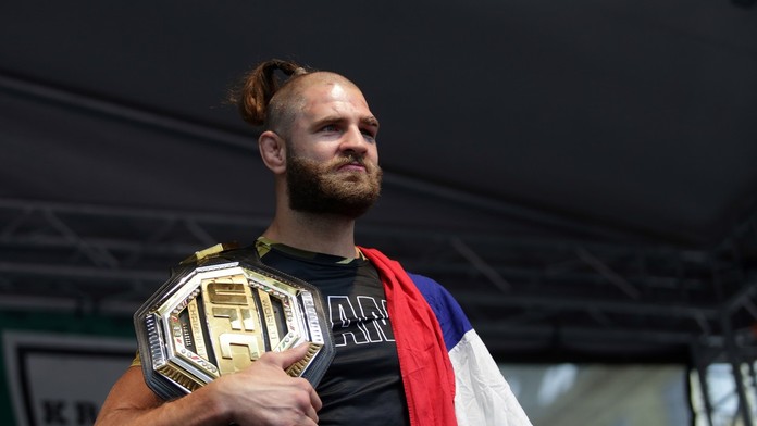 Neuveriteľná smola českého bojovníka Procházku. Obhajoba titulu sa nekoná, horšie zranenie lekári v UFC nevideli