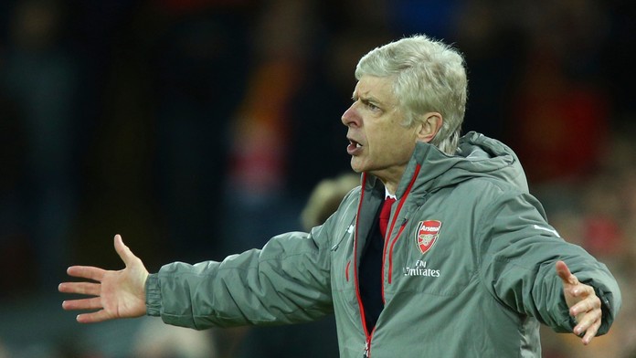 Arsene Wenger mal v zápase Arsenalu s Liverpoolom viacero dôvodov na rozťahovanie rúk.