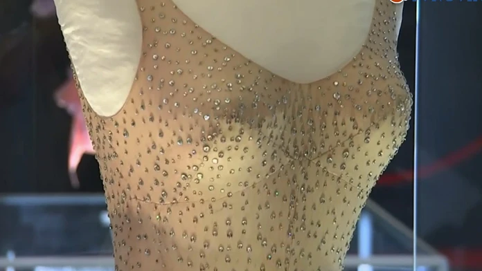 Vydražili legendárne šaty Marilyn Monroe. Za sumu, ktorá vám vyrazí dych