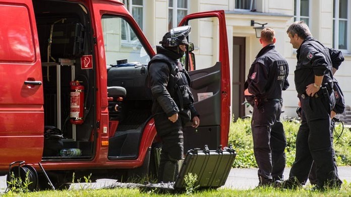 Nemec pripravoval bombový útok.