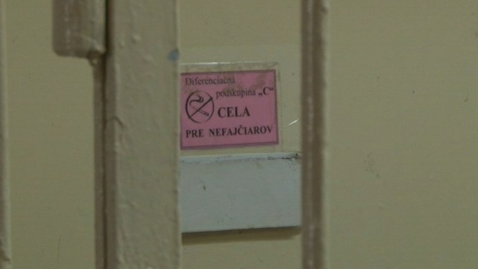 Súd s nefajčiarmi.