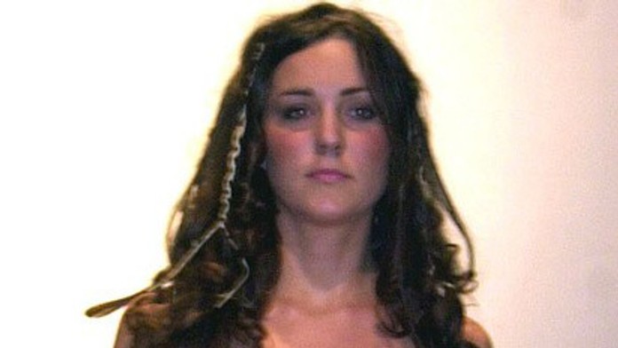 Kate Middleton na módnej prehliadke z roku 2002