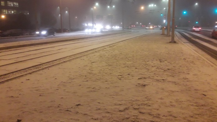 FOTO: Na radaroch nič, na zemi centimeter. Plzeň zasypalo priemyselné sneženie