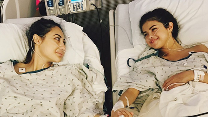 Selena Gomez podstúpila transplantáciu, pomohla jej kamarátka