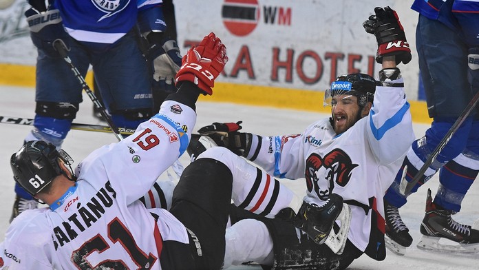 Peter Ölvecký v treťom zápase finále playoff Tipsport Ligy.