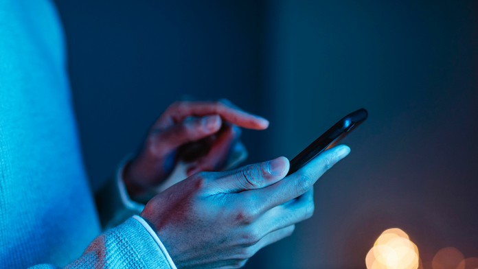 Rusi zarábajú na nechutných videách s popravami zajatcov a znesväcovaním tiel – vrátane močenia a napichovania hláv