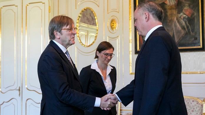 Predsedu Aliancie liberálov a demokratov za Európu (ALDE) Guy Verhofstadt a prezident Andrej Kiska. 