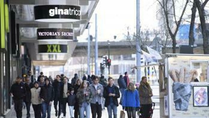 Zábava so psom v domácej izolácii.