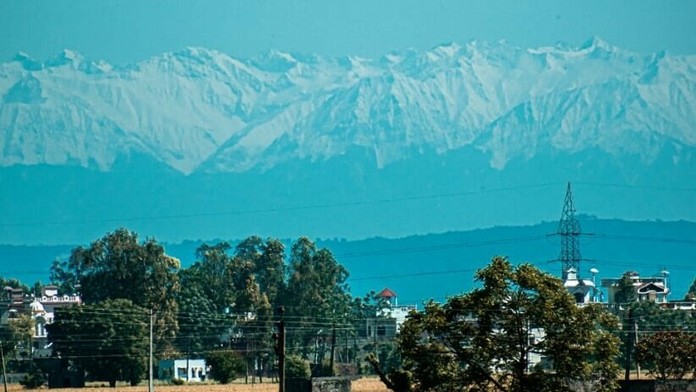 Záber na Himaláje.