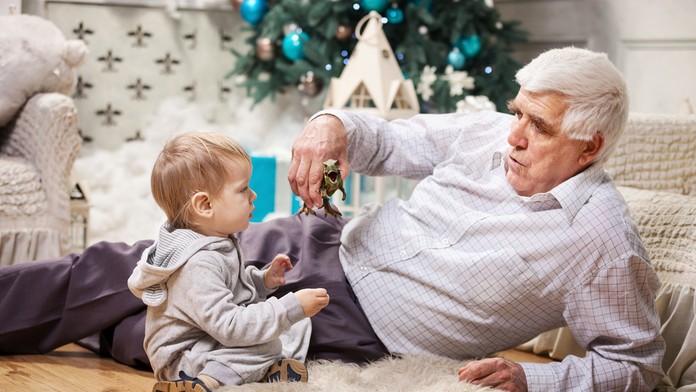 Starý otec s vnúčikom - ilustračná snímka.