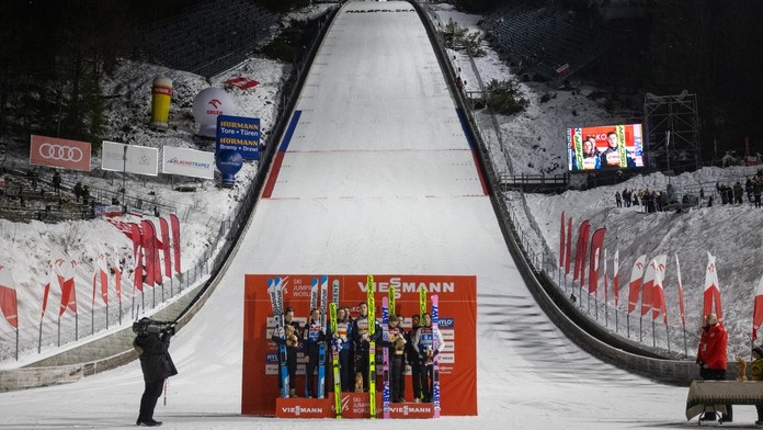 Škandál na majstrovstvách sveta, Nóri chceli zmanipulovať preteky. Usvedčilo ich anonymné video