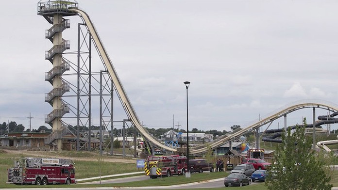 Záber na zábavný park v Kansas City, kde zomrel chlapec.