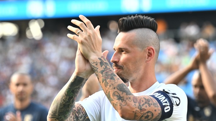 FOTO: Marek Hamšík sa definitívne rozlúčil s kariérou. Na exhibičnej akcii si zahral po boku synov aj kamarátov