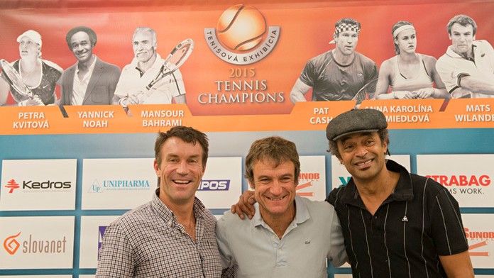 Na snímke zľava Pat Cash, Mats Wilander a Yannick Noah.
