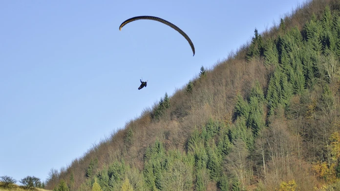 Paraglajdista - ilustračné foto.