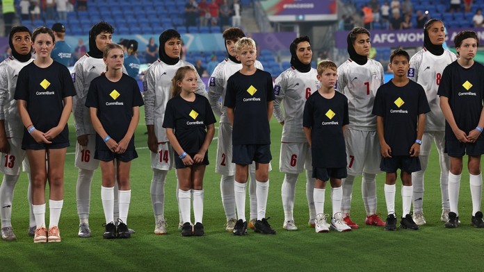 Vojnové zradkyne. Reprezentantky odmietli spievať štátnu hymnu. Po návrate domov im hrozí trest smrti