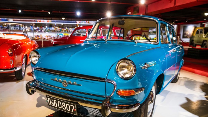 Stála ako 31 platov, ľudia na ňu napriek tomu čakali v poradovníkoch. Legendárna „Embéčka“ oslavuje okrúhle výročie