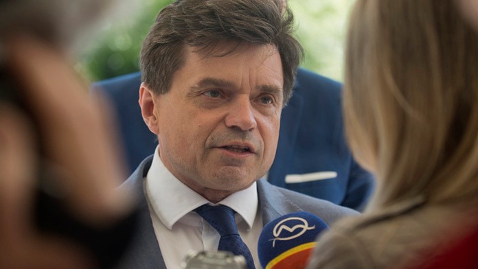 Minister školstva, vedy, výskumu a športu Peter Plavčan. 