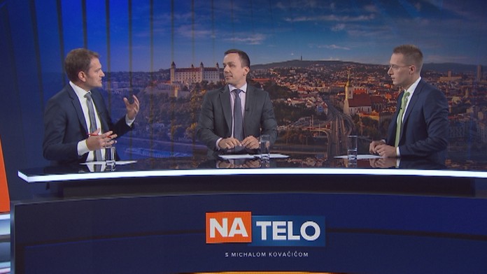 Na telo s Michalom Kovačičom a hosťami Igorom Matovičom a Erikom Tomášom.