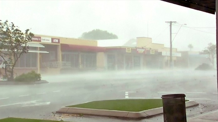 Pobrežie austrálskeho štátu Queensland zasiahol silný cyklón Debbie.