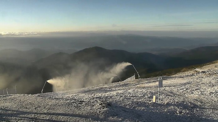 Zasnežovanie Chopku.