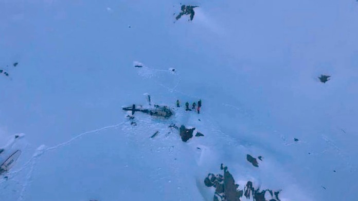 Pád lietadla s vrtuľníkom.