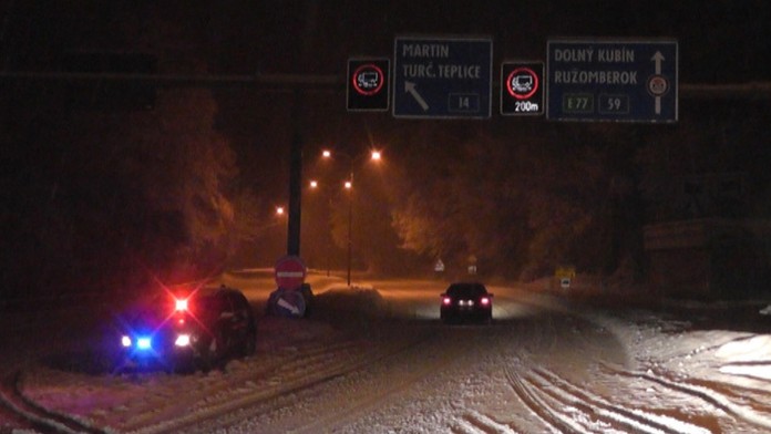 Počasie komplikovalo dopravu.